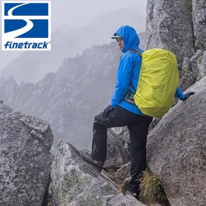 雨天でも高い透湿性を維持する「エバーブレスフォトン」