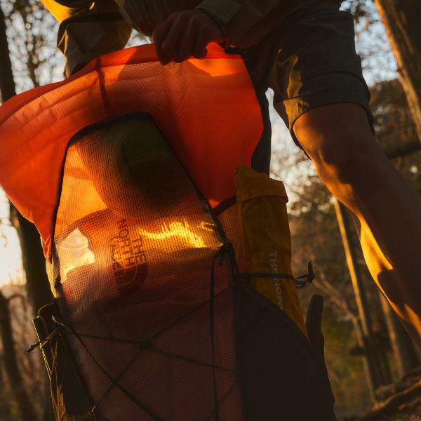 軽量性と快適な背負い心地を追求したトレッキングパック