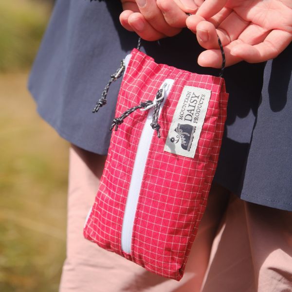 山でも安心。女性目線で使いやすいトレイルポーチ