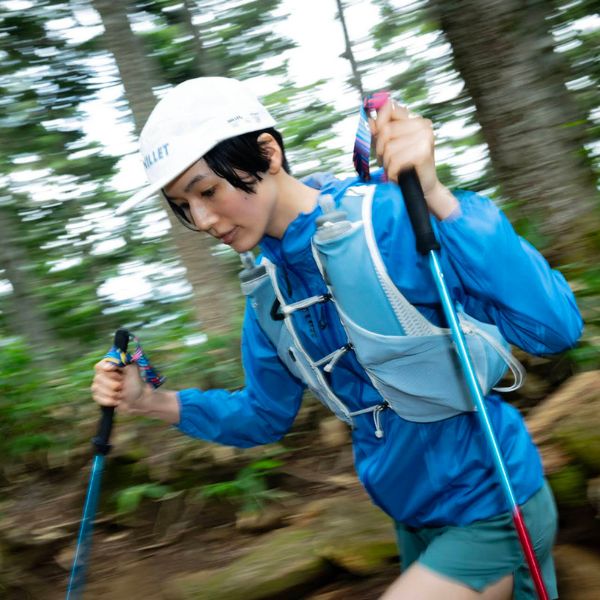 軽さと高い防水透湿性能を兼ね備えた、革新的な軽量レインジャケット。