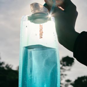 便利なカラビナ付きソフトボトル